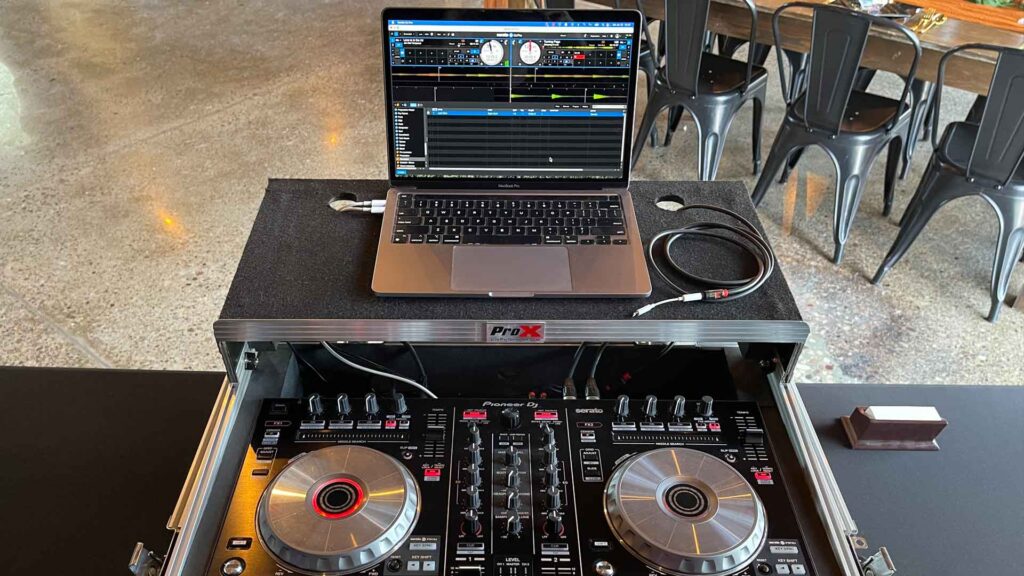 Pioneer DJ DDJ-SR2 running Serato DJ Pro